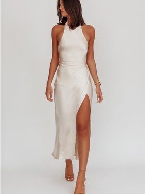 Selfie Leslie Sonoma Halterneck Twist Back Maxi Dress Champagne